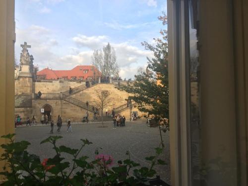 At The Golden Scissors Hotel Prag