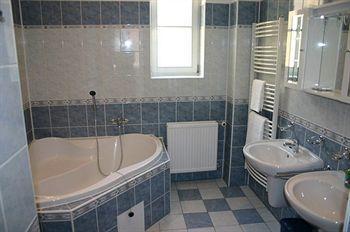 Hotell At The Golden Scissors 4*