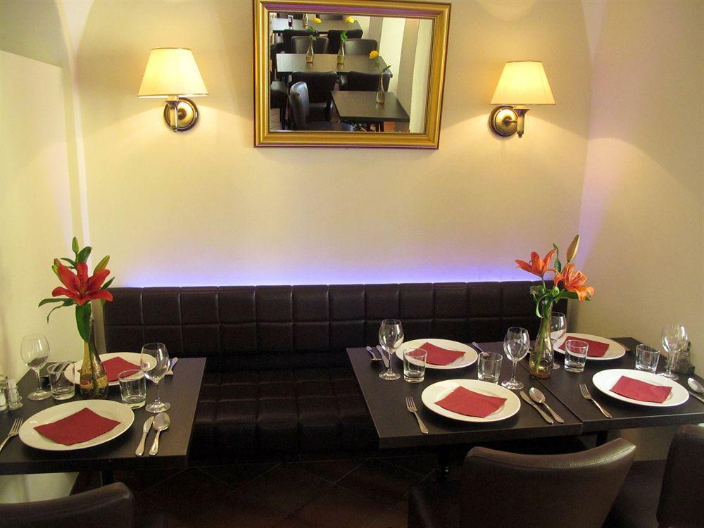 Hotell At The Golden Scissors 4*