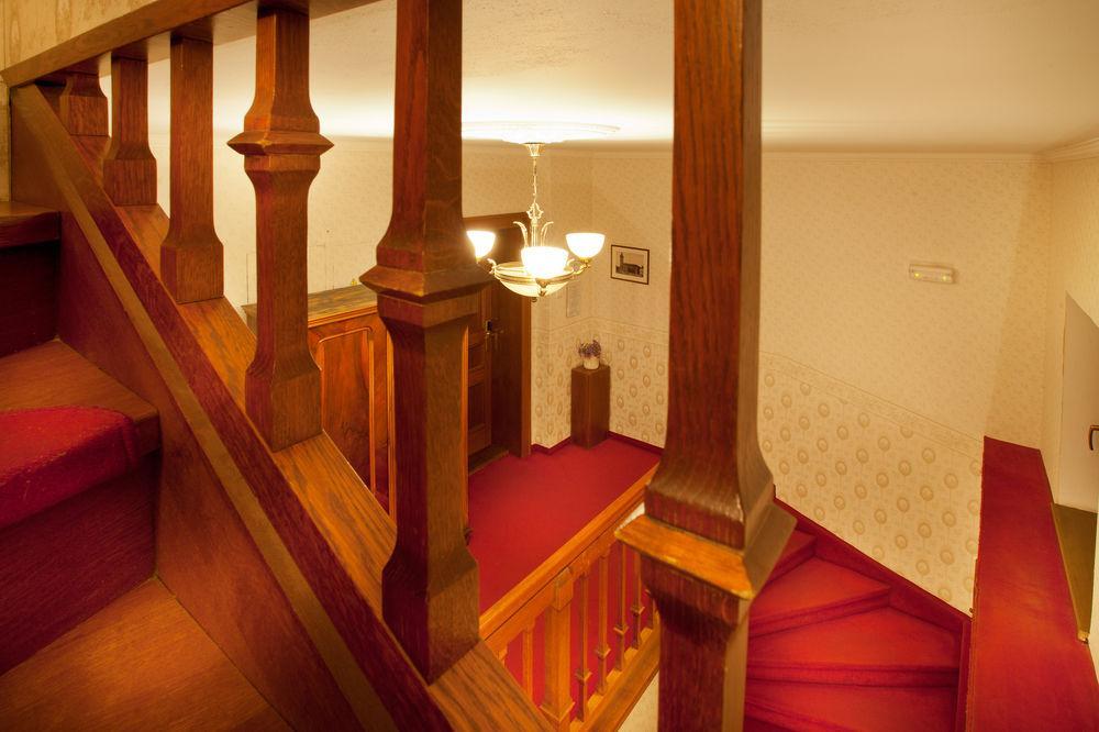 At The Golden Scissors 4* Prag