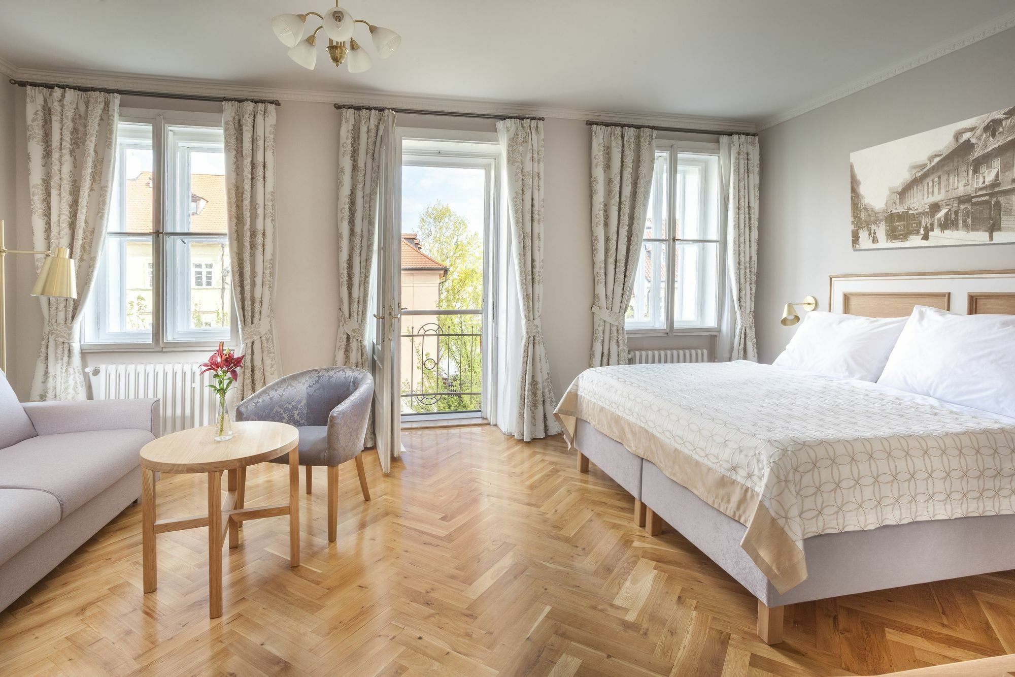 Hotell At The Golden Scissors