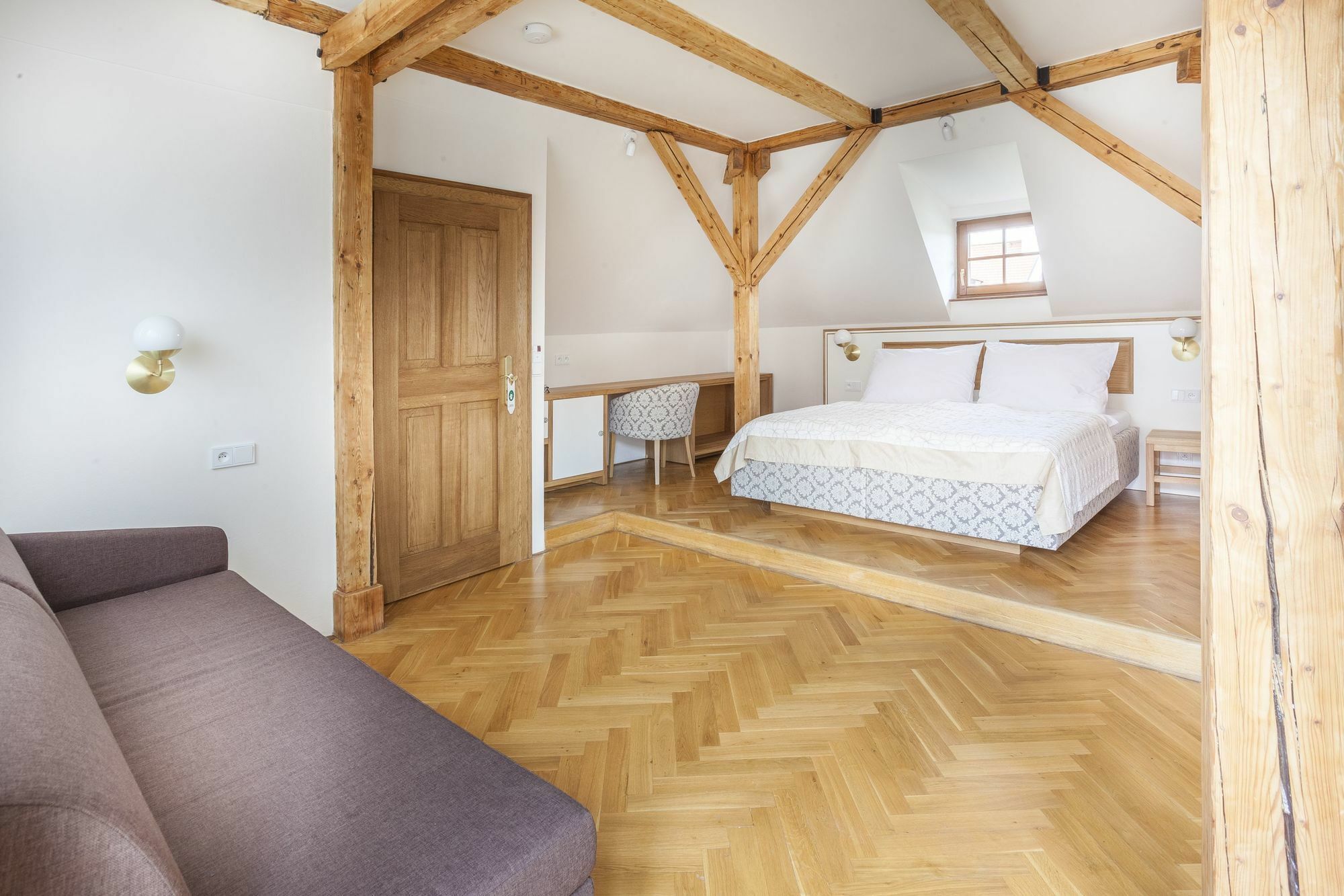 At The Golden Scissors 4* Prag